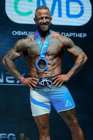 MEN'S PHYSIQUE +179
